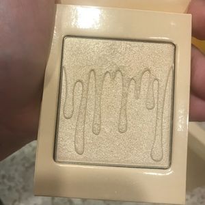 Kylie Cosmetics French Vanilla Kylighter
